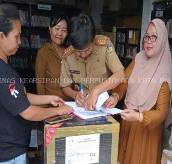 Diskarpus Palu Terima Peralatan IT dari Perpusnas RI