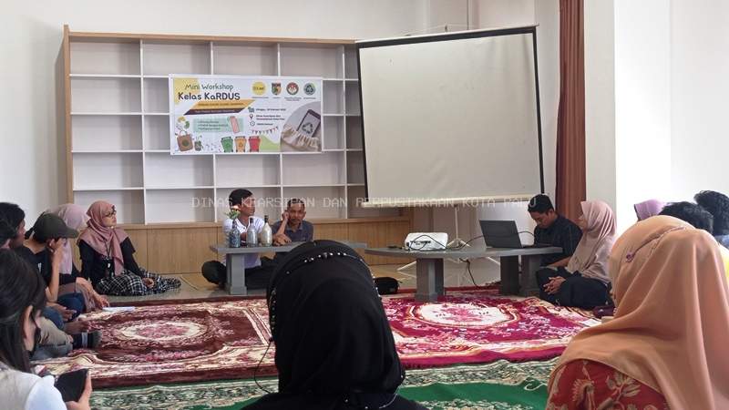 Dinas Kearsipan dan Perpustakaan Kota Palu Fasilitasi Workshop Kelas KaRDUS