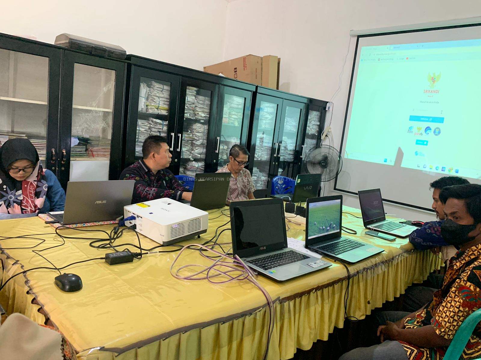 Pendampingan Penerapan Aplikasi Srikandi pada Kecamatan Mantikulore