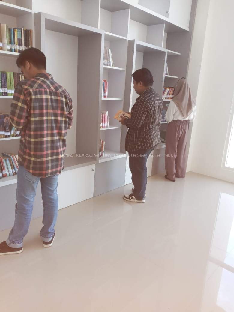 Pengunjung Perpustakaan 