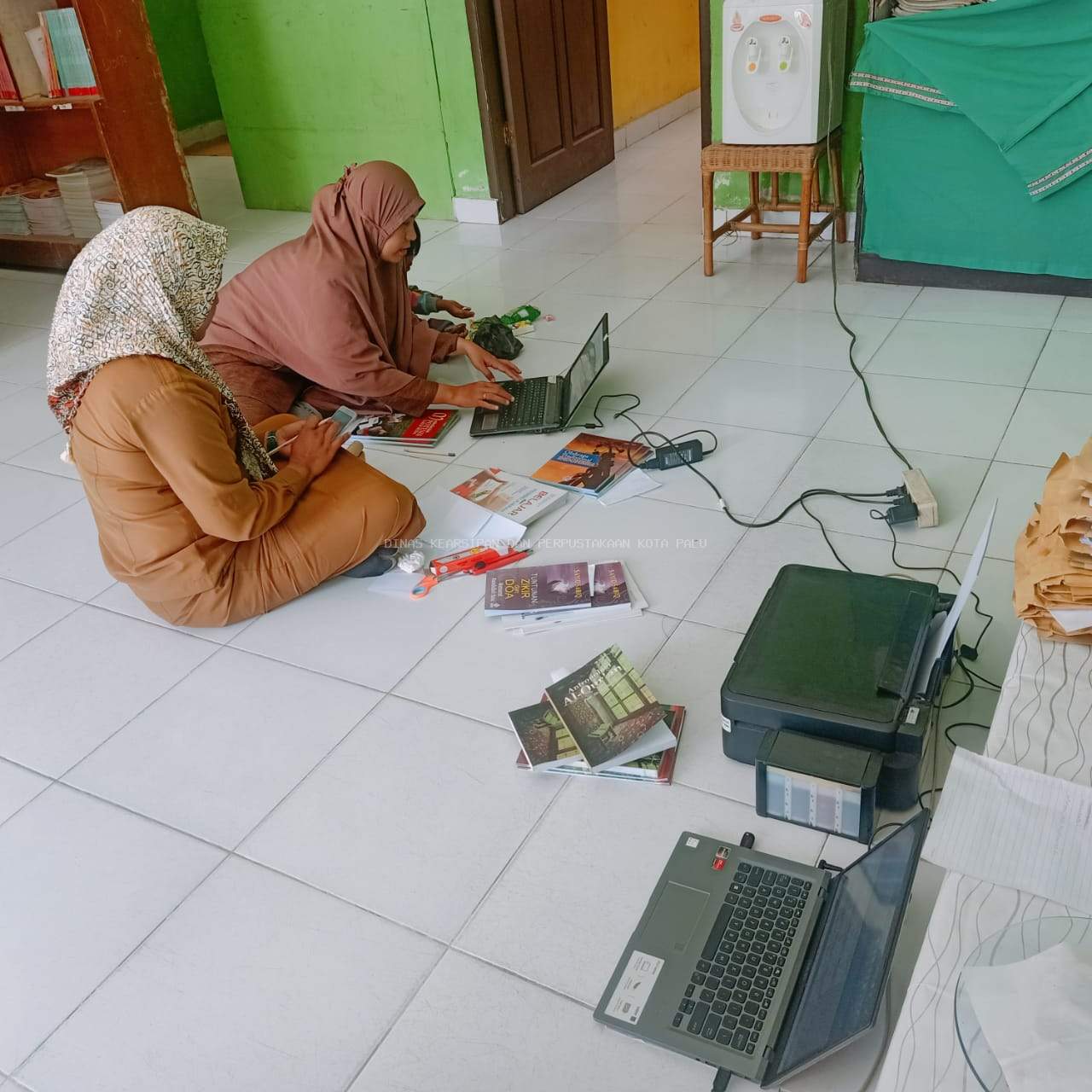 kegiatan pembinaan perpustakaan sekolah haru kedua oleh Tim 2 di SDN 17 Palu